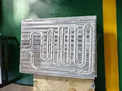 Water-cooled plate runner design